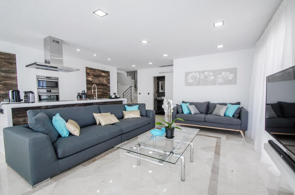 Ferienwohnung Gorgeous 170 Sq.M. Penthouse With Sea View Terraces Benalmádena Exterior foto