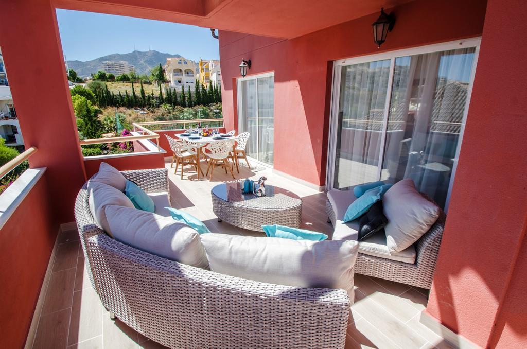 Ferienwohnung Gorgeous 170 Sq.M. Penthouse With Sea View Terraces Benalmádena Exterior foto