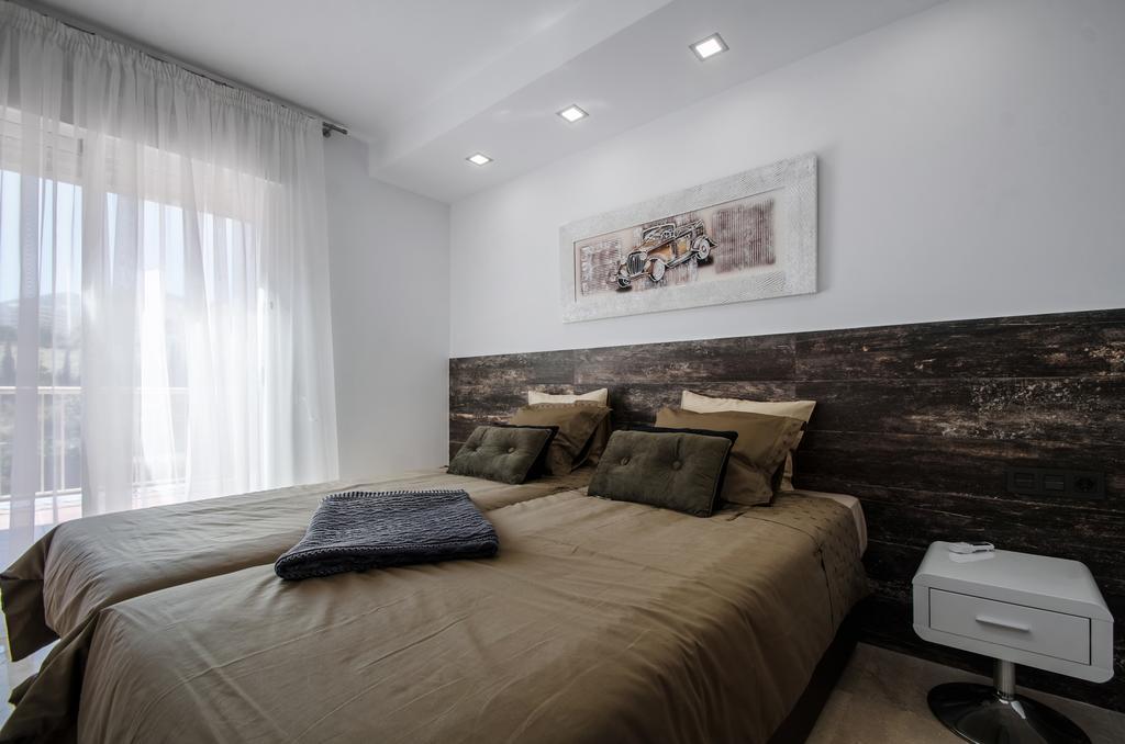 Ferienwohnung Gorgeous 170 Sq.M. Penthouse With Sea View Terraces Benalmádena Exterior foto